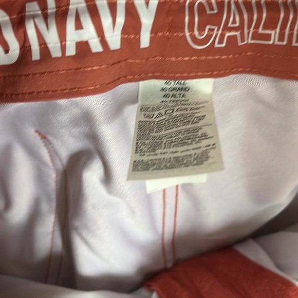 Old navy Mens swim trunks - Picture 3 of 6